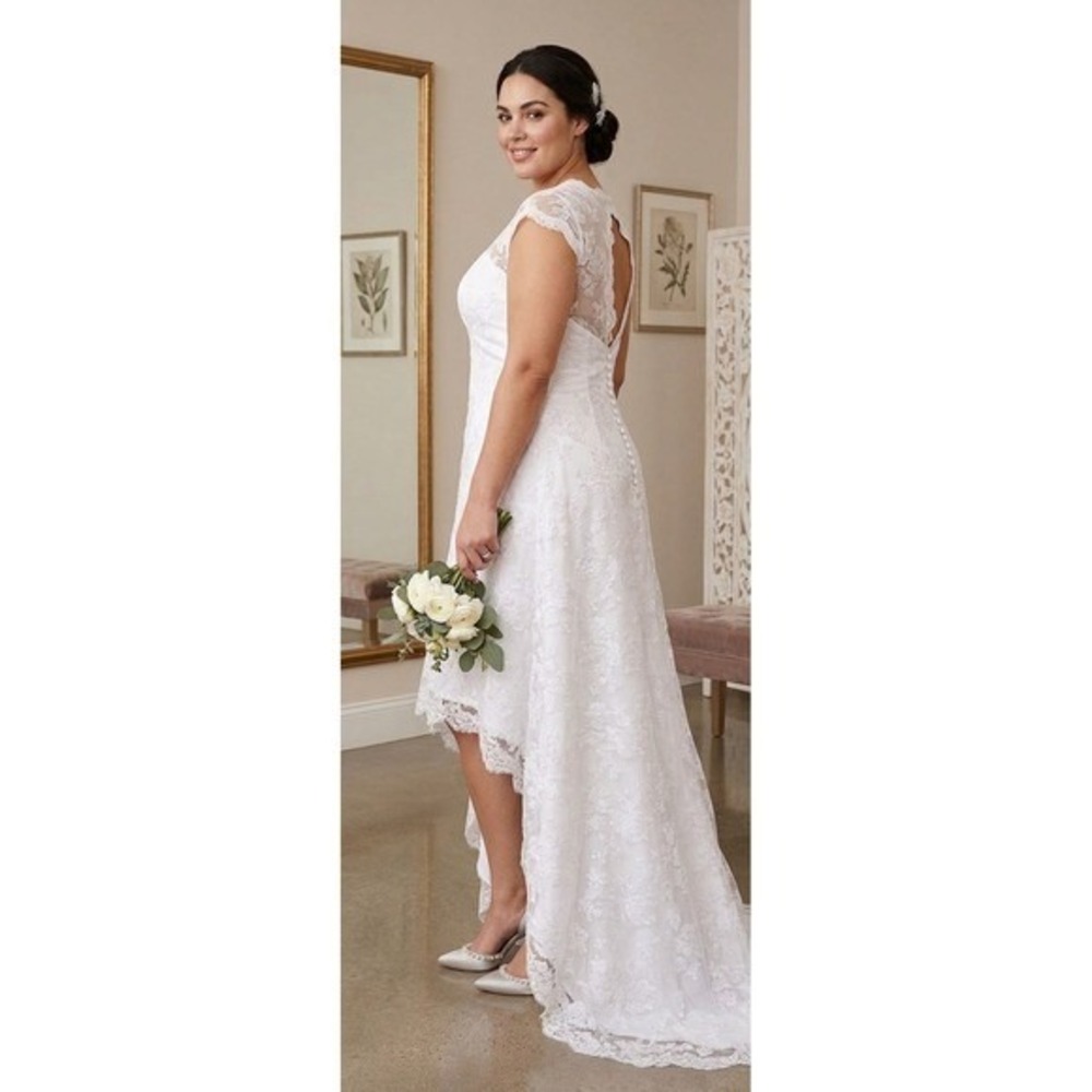 NEW WITH TAGS White Lace High-Low Wedding Dress Cap Sleeve Keyhole Back Size 14